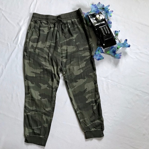 Splendid NWOT Camo Lightweight Jogger Women Various - Picture 2 of 12